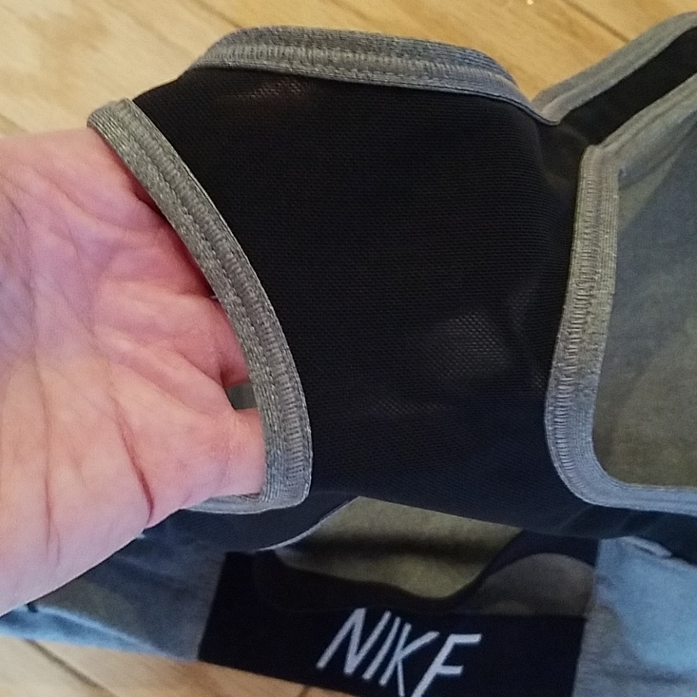 NWT Nike sports bra - Picture 7 of 7